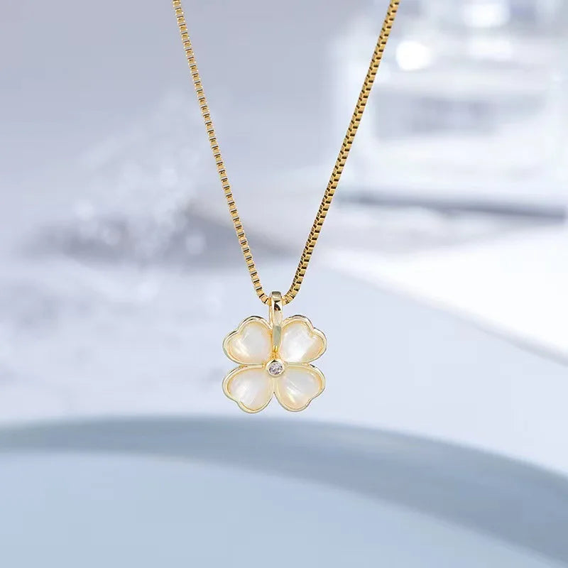 Collier Trèfle Coeurs blanc