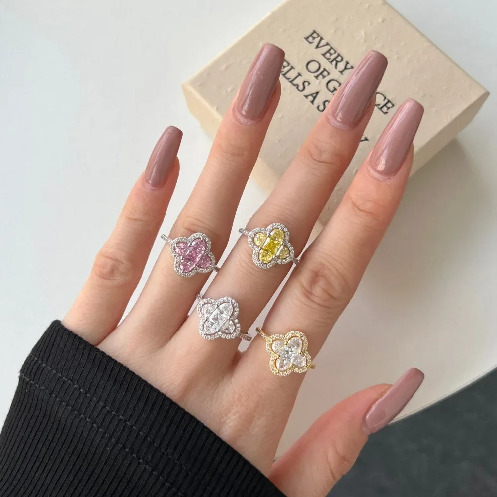 Bague Forme Trèfle strass