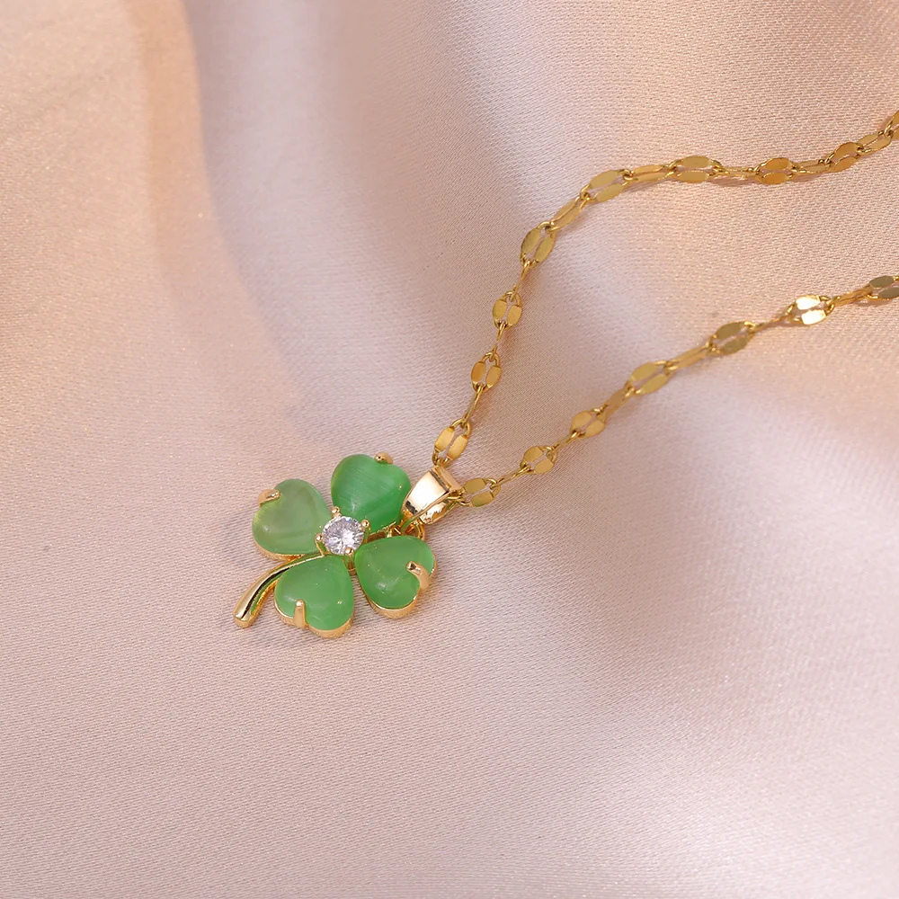 Collier Pendentif Trèfle diamant