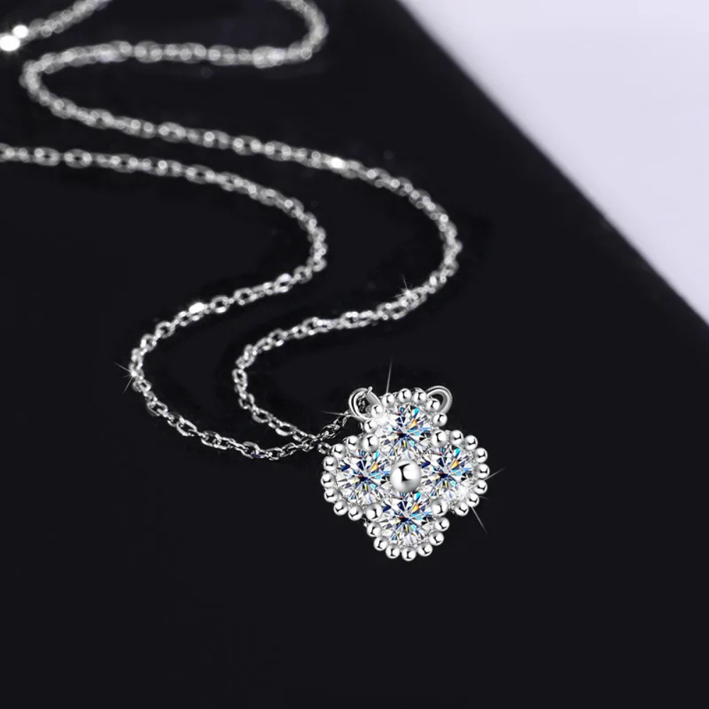 Collier Trèfle diamant femme