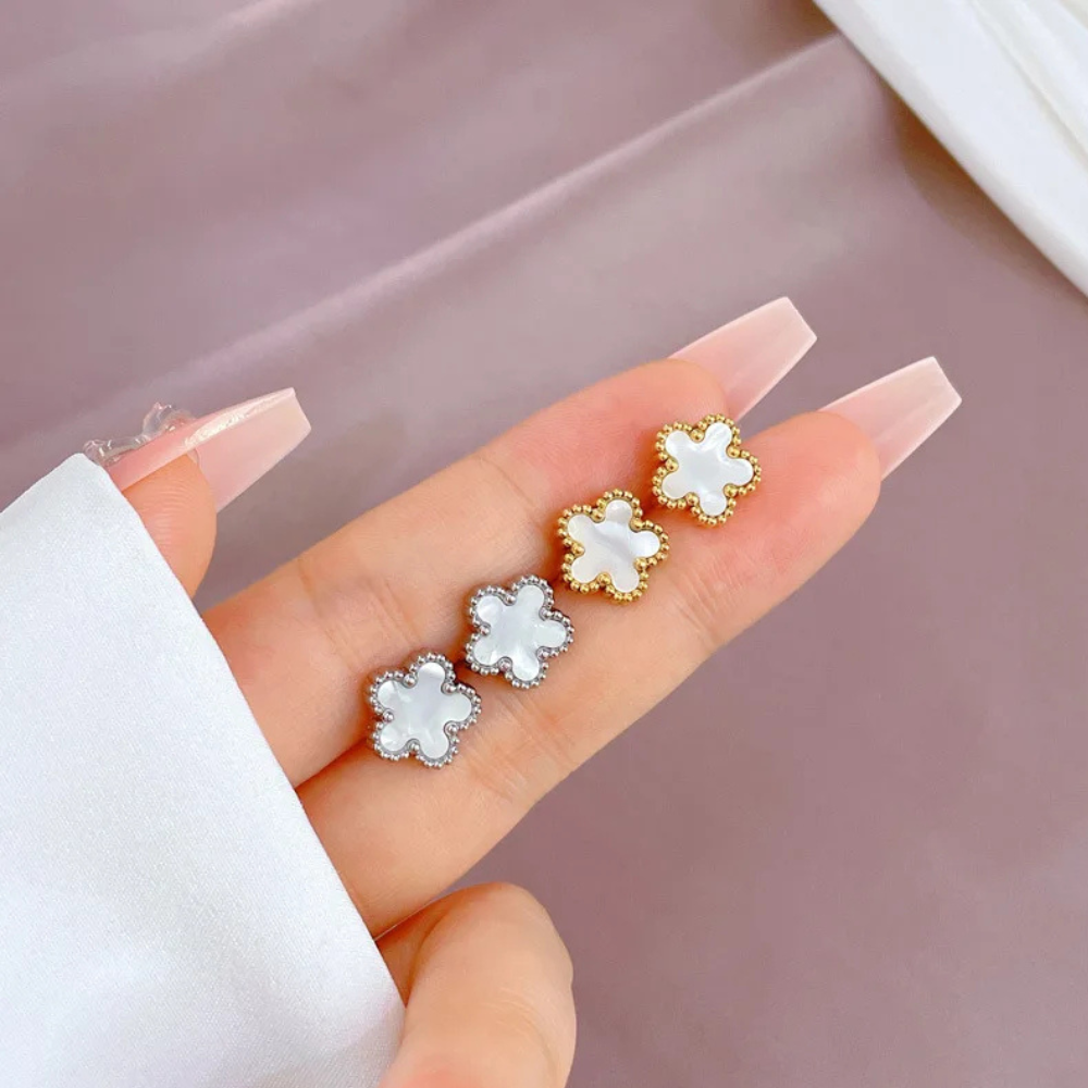 Boucle d'Oreille Trèfle Blanche femme