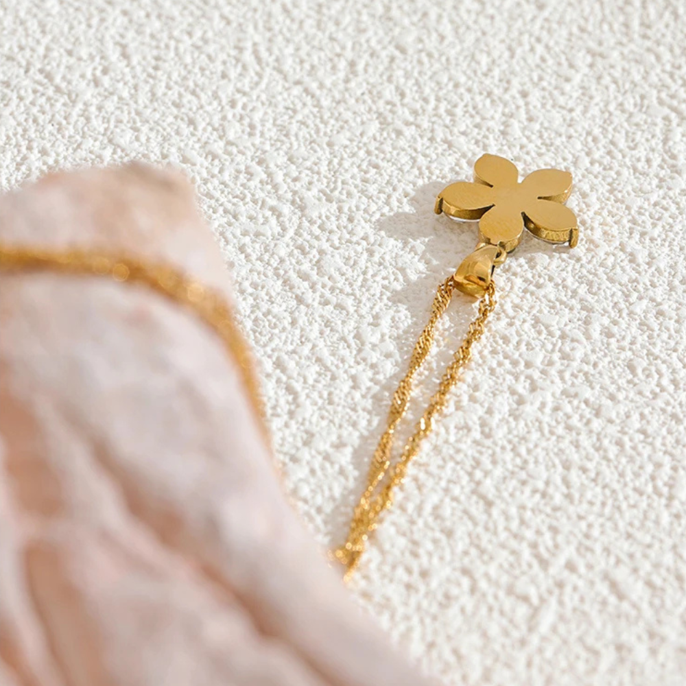 Collier Trèfle Cinq Feuilles