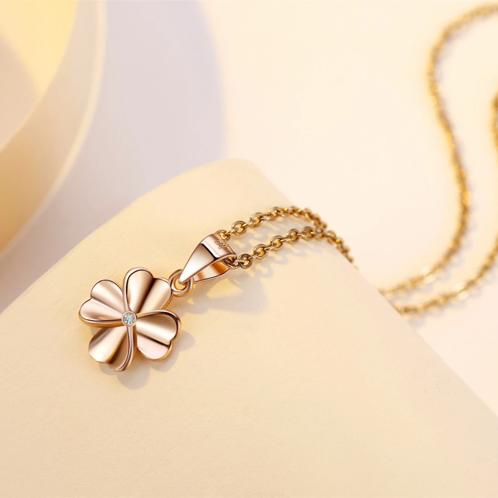 Collier pendentif Trèfle Rose