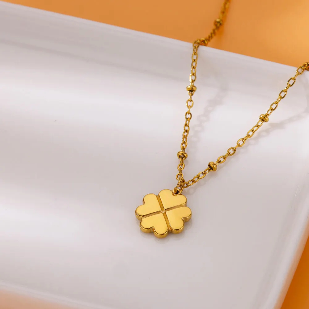 Collier Trèfle forme de Cœurs