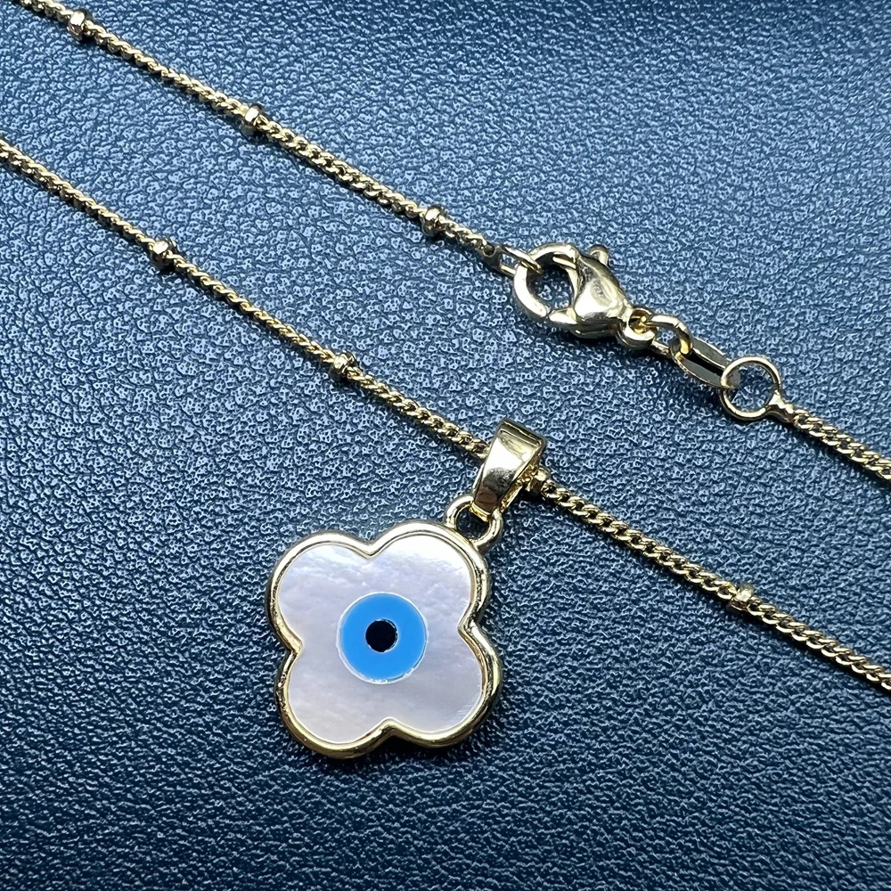 Collier Trèfle Oeil st lucie