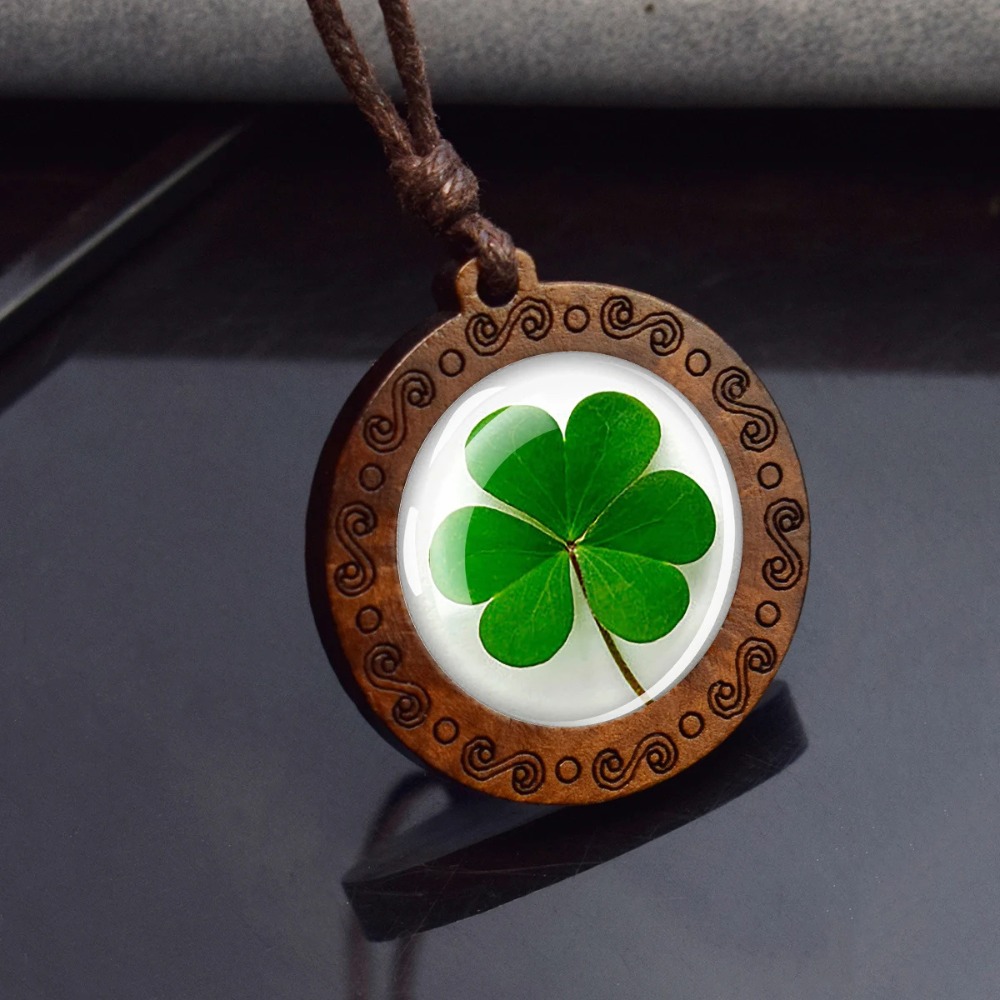 Collier Trèfle en Bois marron
