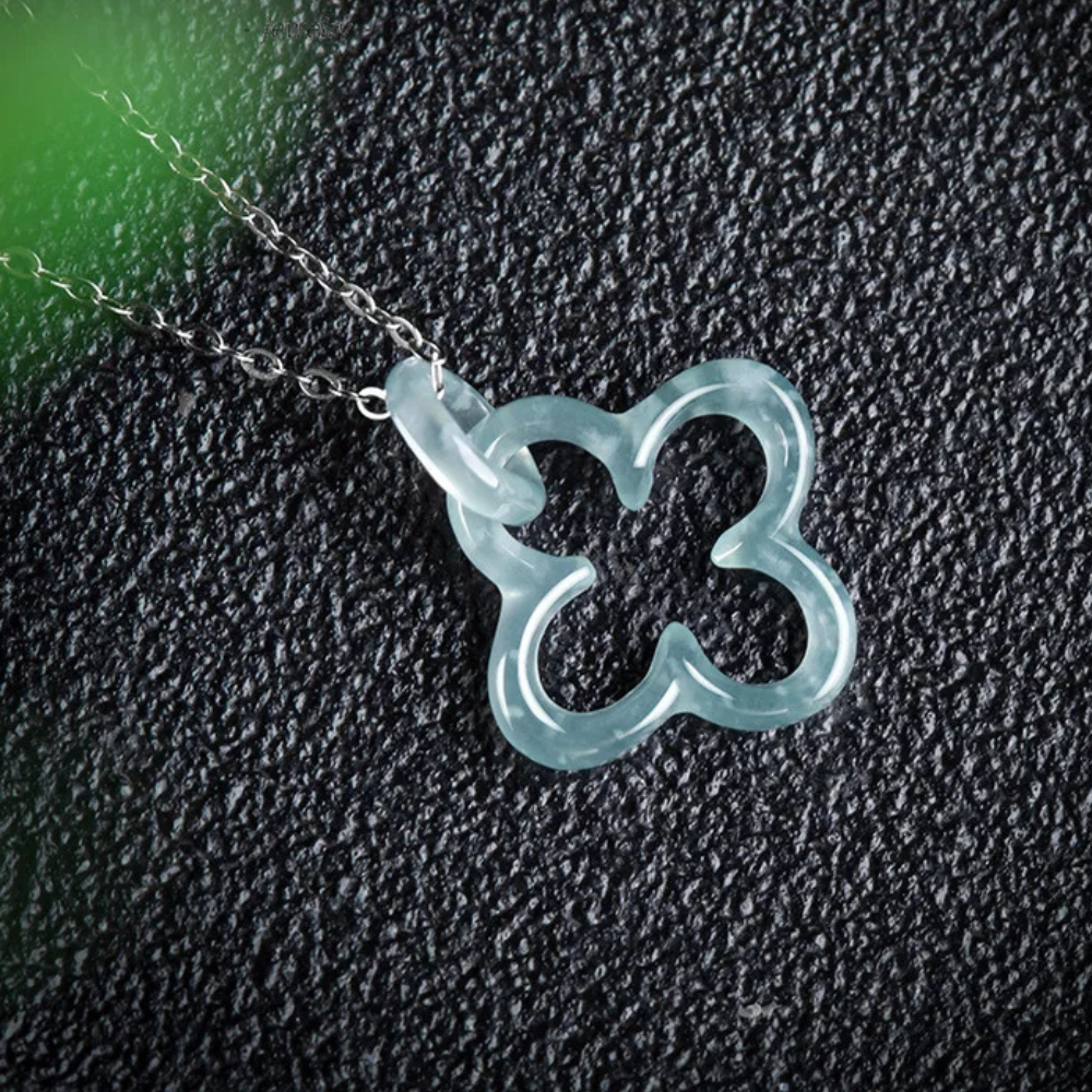 Collier Trèfle bleu clair