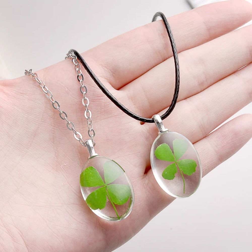 Collier Trèfle transparent