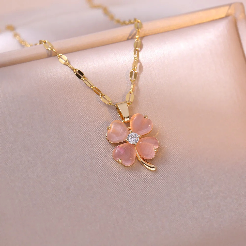 Collier Trèfle Couleur rose