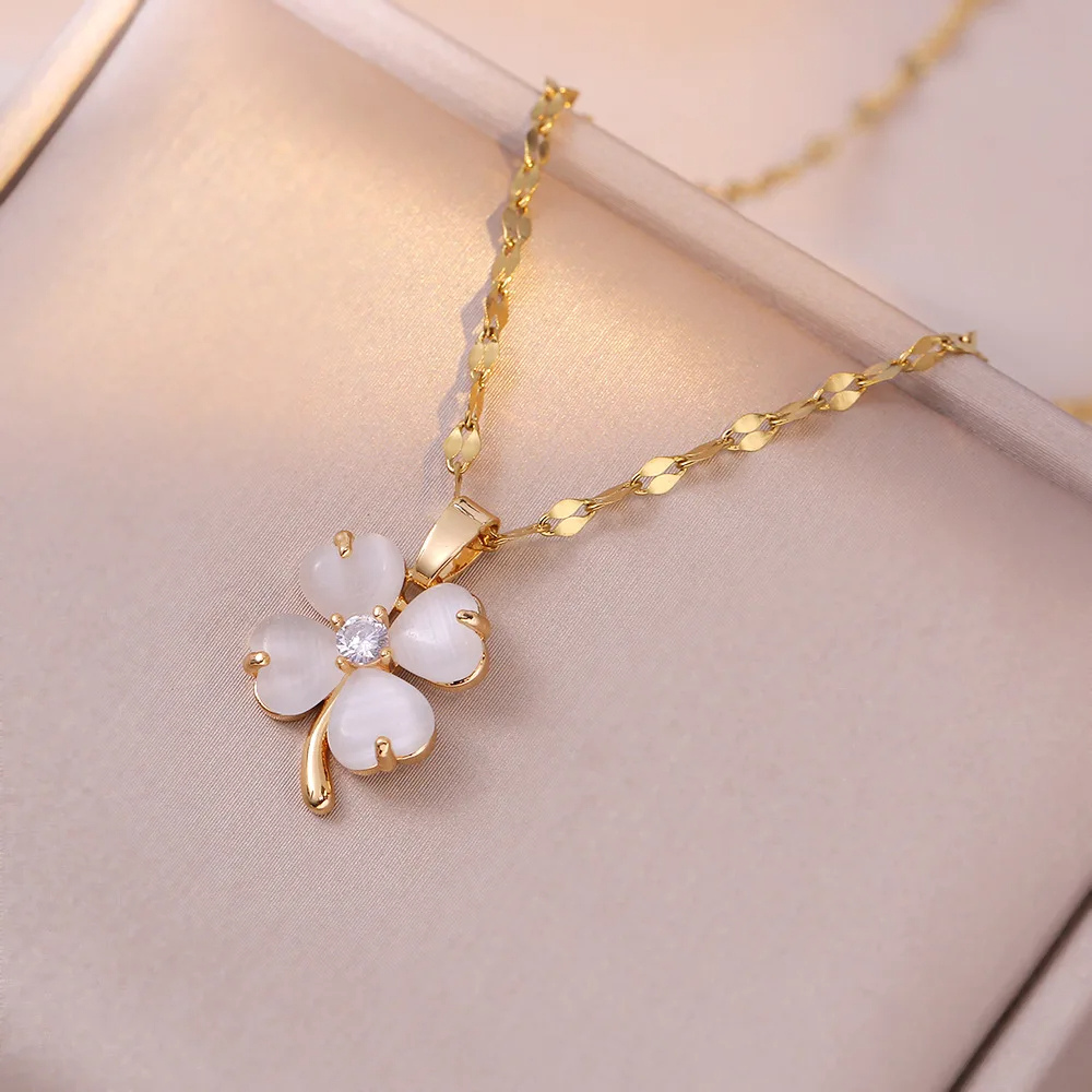 Collier Trèfle Couleur blanc