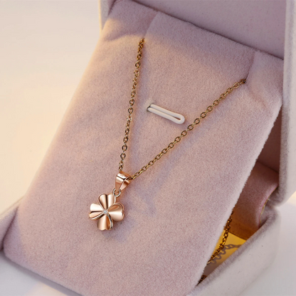 Collier pendentif Trèfle Coeurs Or Rose