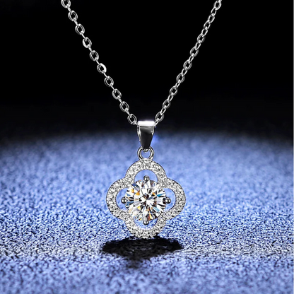 Collier pendentif Trèfle et diamant